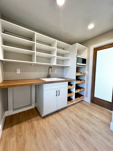 walk-in pantry